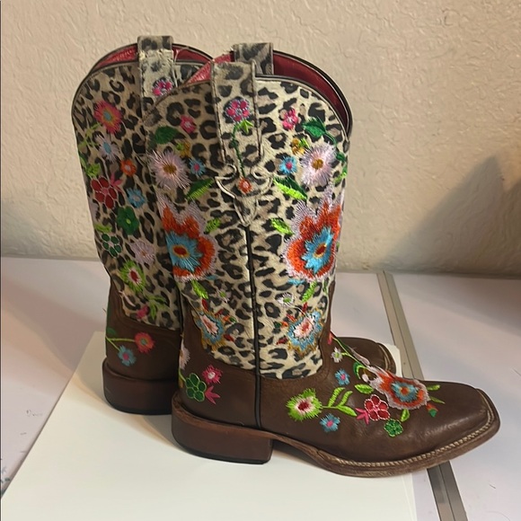 Macie Bean Other - Macie Bean Brown Heeled Boots with Floral Embroidery